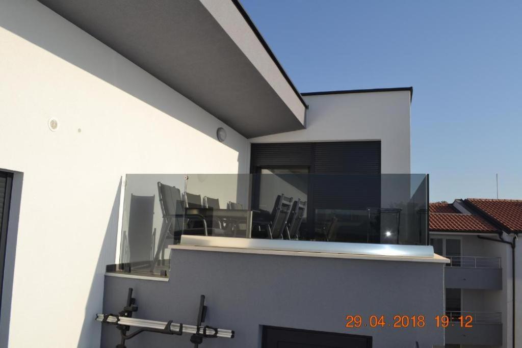 My Paradies - Njivice Penthouse*** المظهر الخارجي الصورة